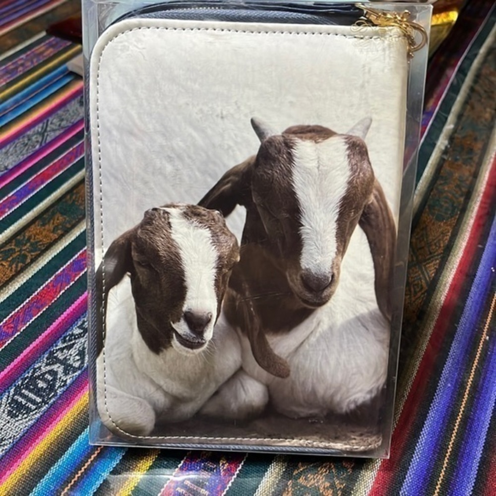 Bella Bug Leatherette clutch with removeable jornal design 5 in x 7.5 in Goats